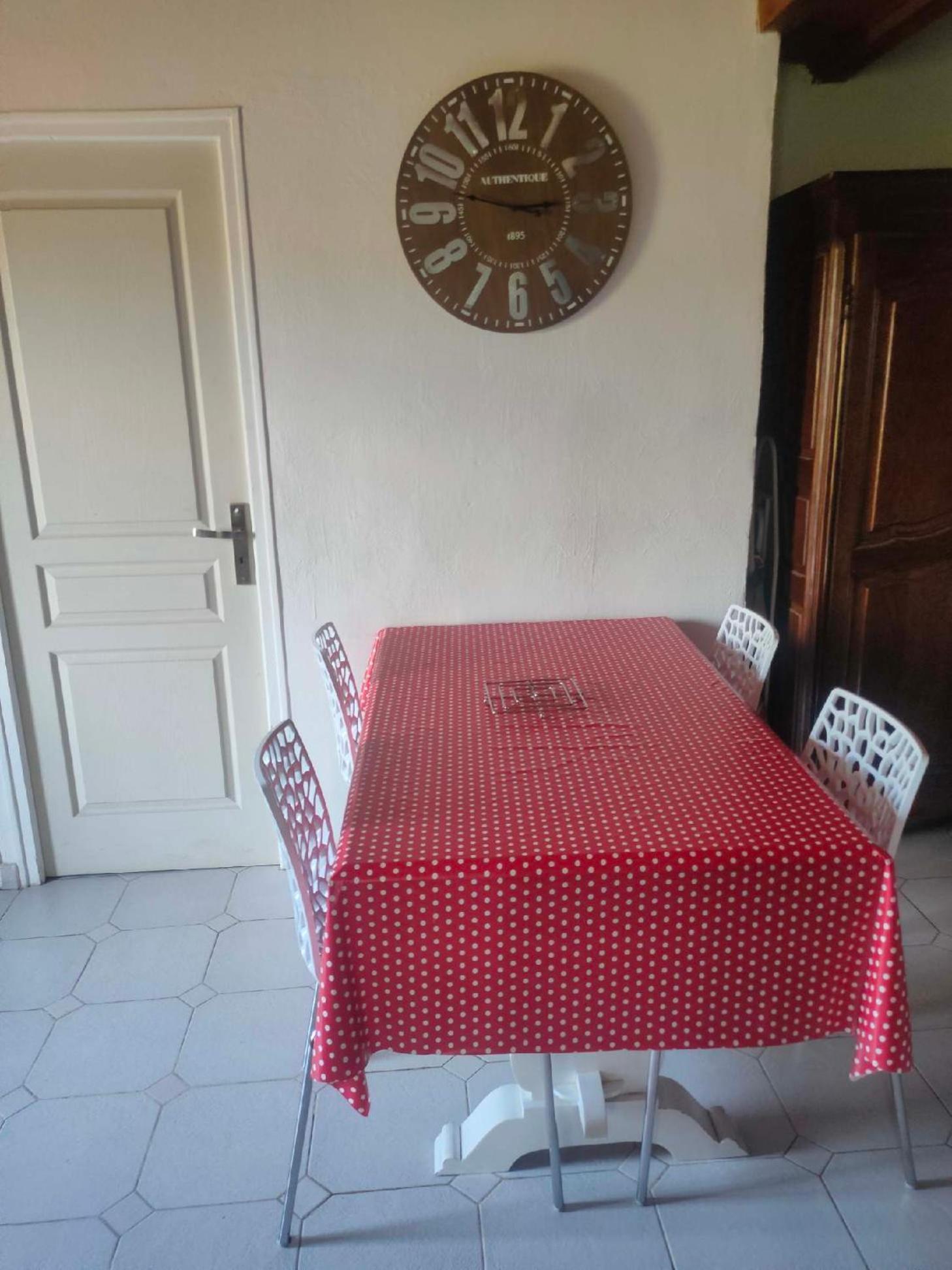 Appartement Avec Grand Jardin Et Parking, Uzès المظهر الخارجي الصورة